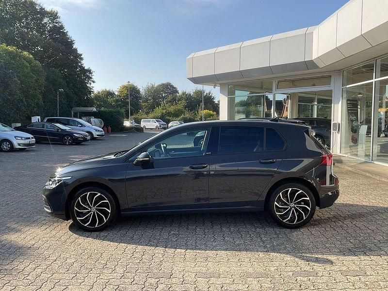 Gebraucht VW Golf VIII Move 110 PS (80 kW) 2024 Uranograu Limousine