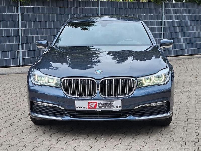 Gebraucht BMW 730 265 PS (194 kW) 2016 Grau Limousine