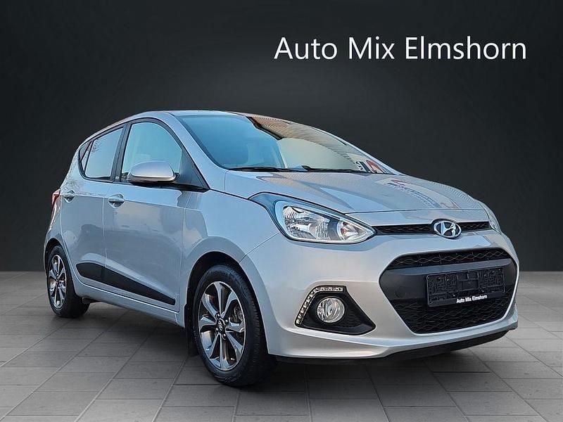 Gebraucht Hyundai i10 Passion 67 PS (49 kW) 2016 Silber Kleinwagen