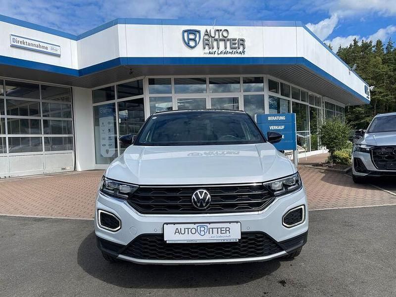 Gebraucht VW T-Roc Active 110 PS (80 kW) 2022 White silver metallic (metallic) SUV
