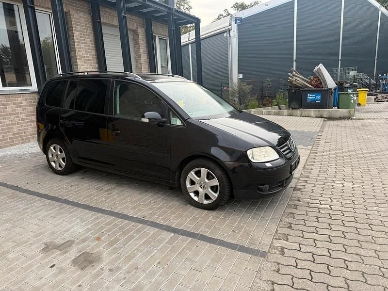 Schwarz Gebraucht 2006 VW Touran Van / Kleinbus | 1.249 € (Guter Preis) - Bild 1/4