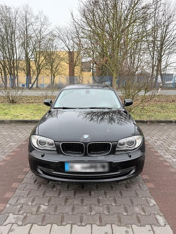 Gebraucht BMW 116 116 PS (85 kW) 2010 Schwarz Kleinwagen
