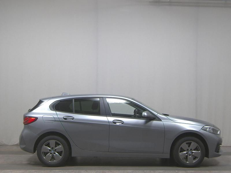 Grau Gebraucht 2023 BMW 118 Advantage Kleinwagen | 19.980 € (Guter Preis) - Bild 1/4