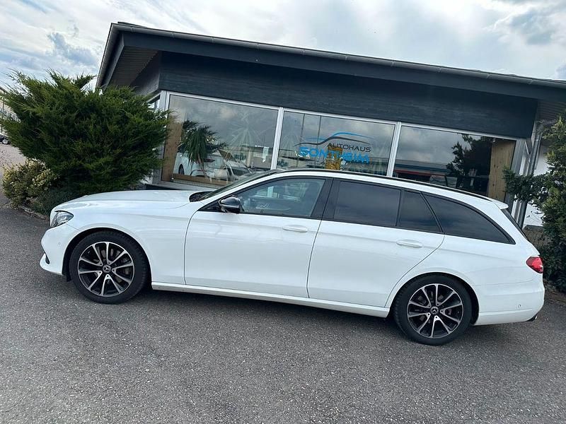 Brugt Mercedes E220 Night 194 HK (142 kW) 2017 Hvid Sedan