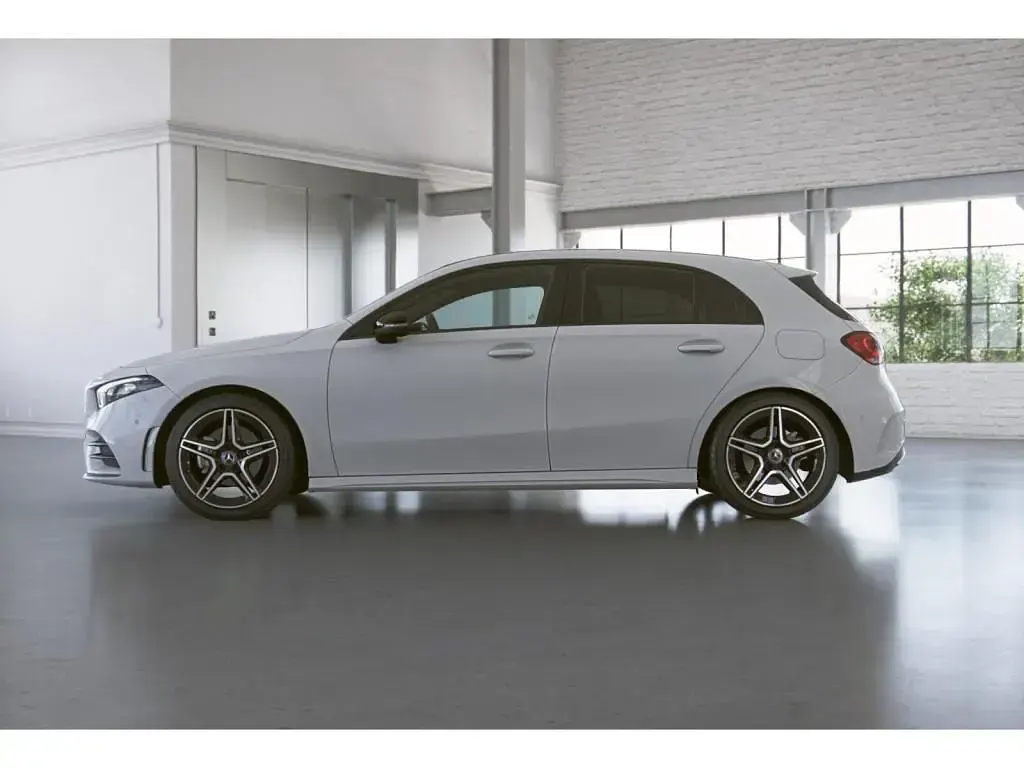 Gebraucht Mercedes A200 AMG 163 PS (119 kW) 2019 Polarweiß uni Limousine