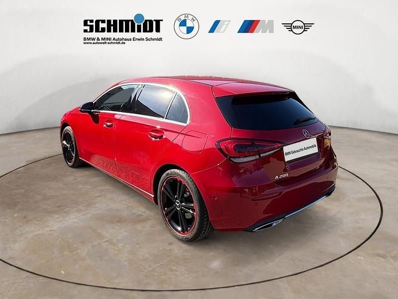Gebraucht Mercedes A200 Progressive 163 PS (119 kW) 2018 Jupiterrot uni