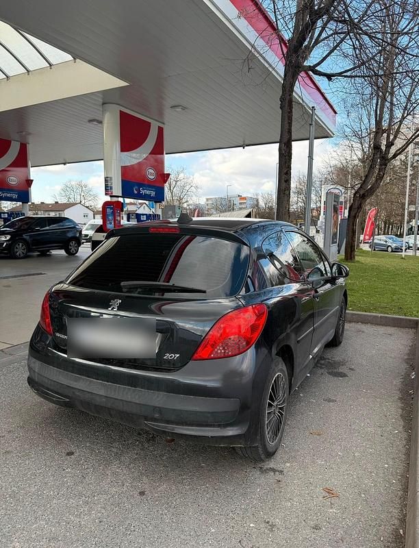 Gebraucht Peugeot 207 88 PS (64 kW) 2007 Schwarz Kleinwagen