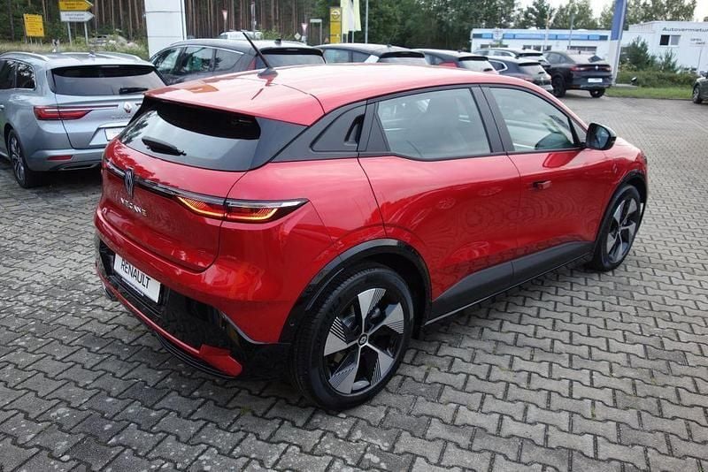 Second-hand Renault Megane E-Tech Evolution 160 kW (218 CP) 2023 Roșu Berlinǎ