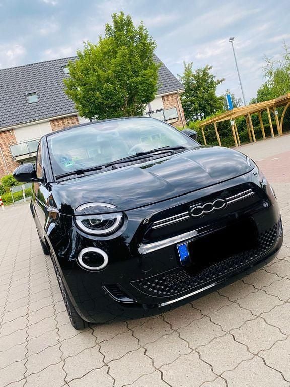 Gebraucht Fiat 500e La Prima 86 kW (118 PS) 2023 Schwarz Cabrio