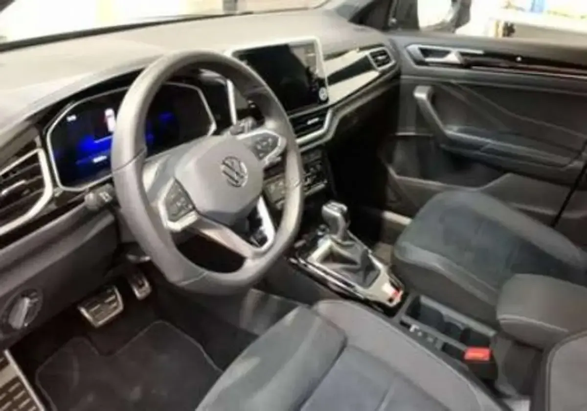 Gebraucht VW T-Roc R-line 150 PS (110 kW) 2025 Grenadillschwarz metallic SUV