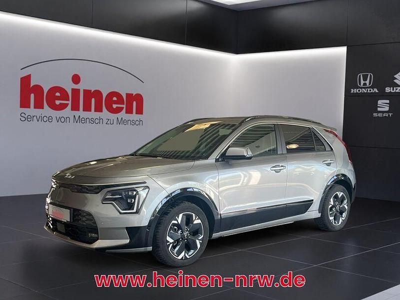 Grau Gebraucht 2024 Kia e-Niro Inspiration SUV | 31.499 € (Etwas zu teuer) - Bild 1/4
