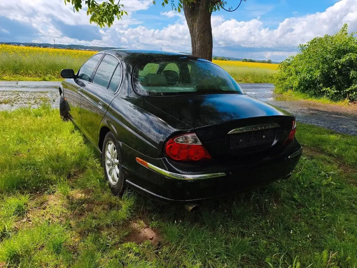 Używany Jaguar E-Type 238 KM (175 kW) 2000 Niebieski Sedan/Limuzyna