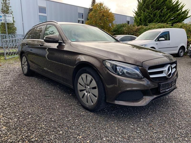 Gebraucht Mercedes C220 170 PS (125 kW) 2015 Braun Kombi