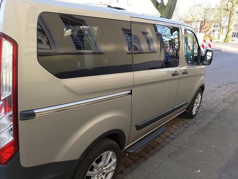 Second-hand Ford Transit 170 CP (125 kW) 2017 Andere farben Monovolum