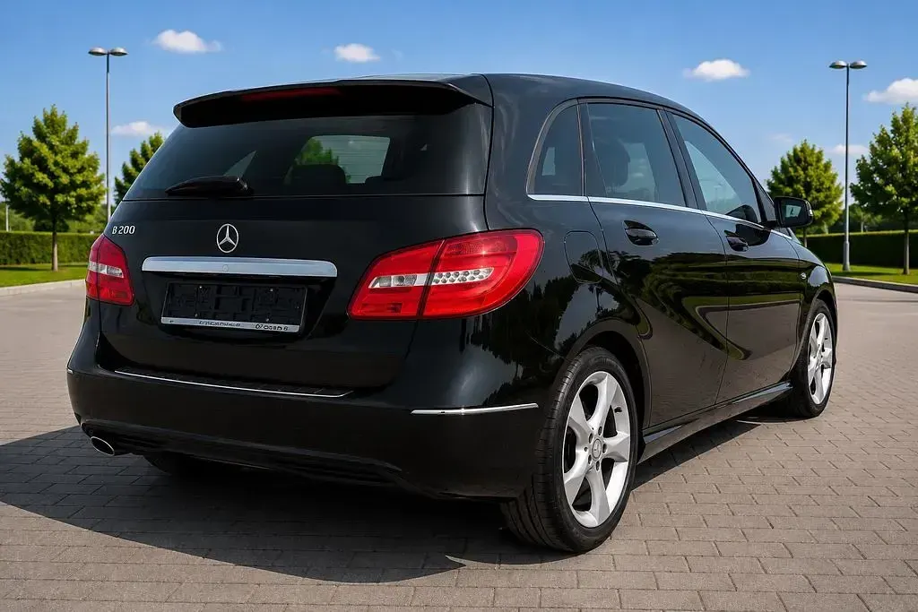Gebraucht Mercedes B200 AMG Edition 1 156 PS (114 kW) 2012 Schwarz Kleinwagen