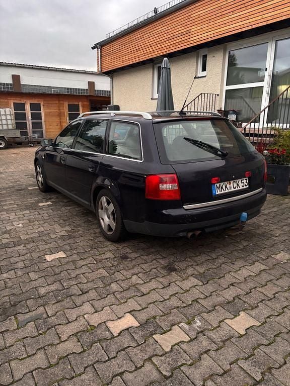 Gebraucht Audi A6 150 PS (110 kW) 2002 Blau Kombi
