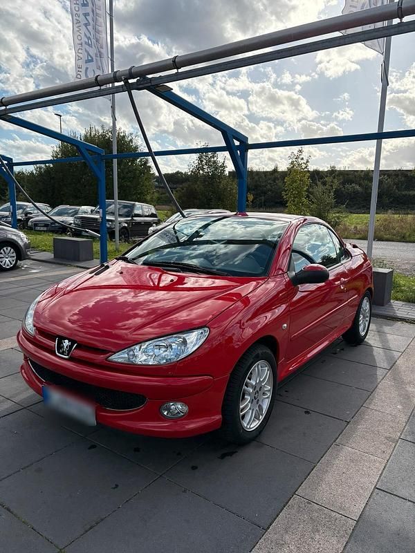 Rot Gebraucht 2006 Peugeot 206 CC Cabrio | 1.999 € (Fairer Preis) - Bild 1/4
