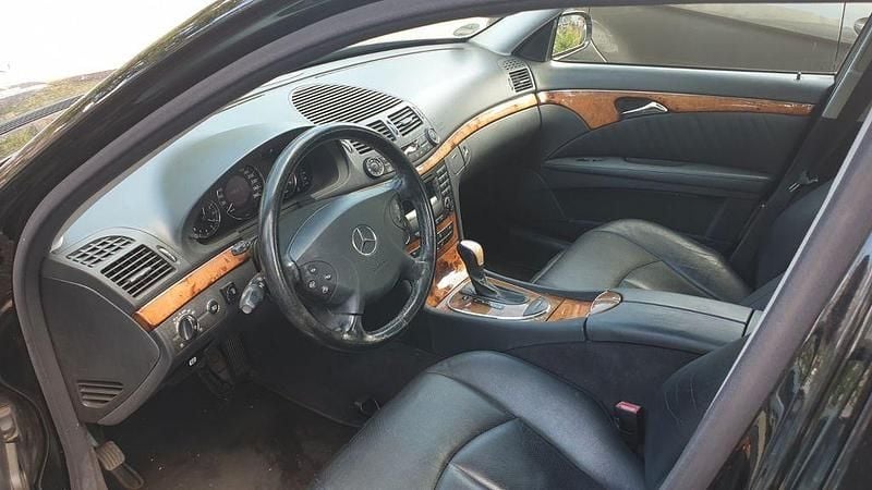 Gebraucht Mercedes E320 Elegance 224 PS (164 kW) 2002 Schwarz Limousine