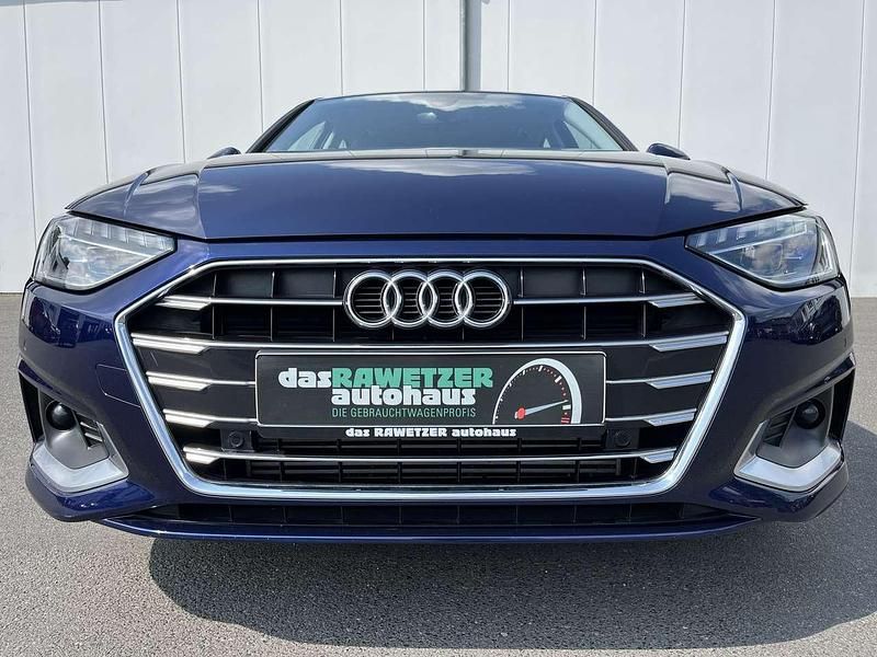 Gebraucht Audi A4 Advanced Plus 150 PS (110 kW) 2022 Navarrablau Limousine