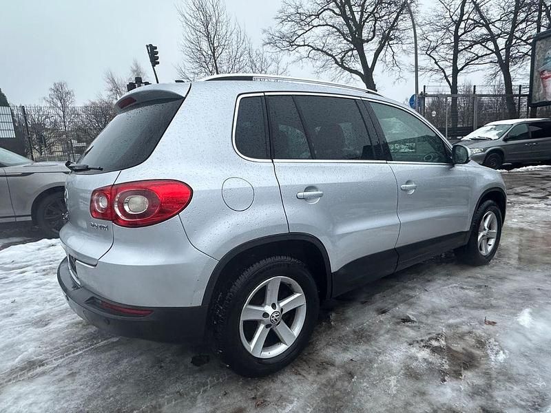 Gebraucht VW Tiguan Sportline 140 PS (102 kW) 2009 Silber SUV