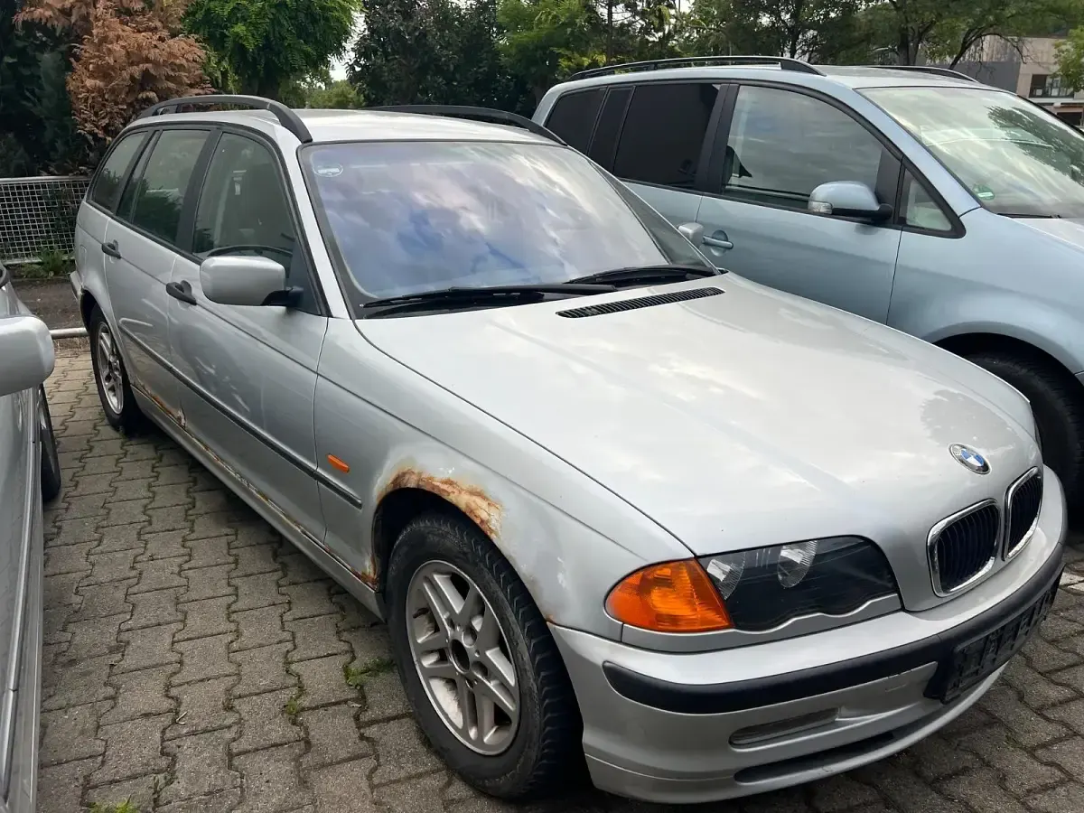 Gebraucht BMW 320 136 PS (100 kW) 2000 Silber Kombi