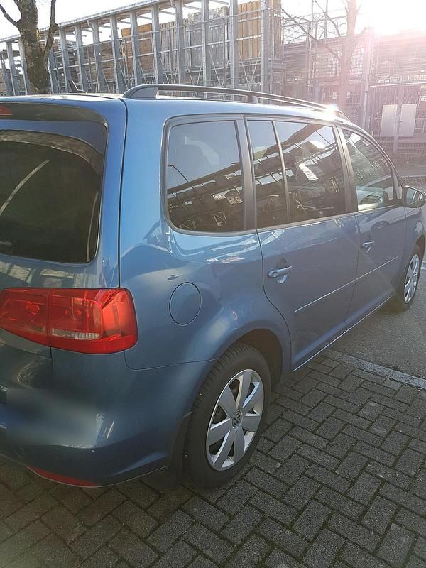 Gebraucht VW Touran 140 PS (102 kW) 2011 Blau Van / Kleinbus