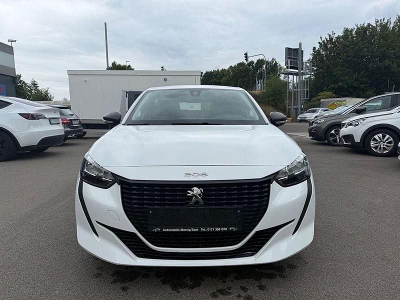 Weiß Gebraucht 2021 Peugeot 208 Active Kleinwagen | 9.890 € (Superpreis) - Bild 1/4