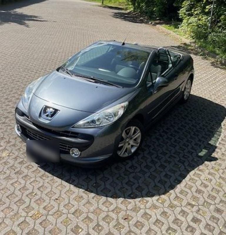 Grau Gebraucht 2008 Peugeot 207 CC Cabrio | 5.250 € (Fairer Preis) - Bild 1/4
