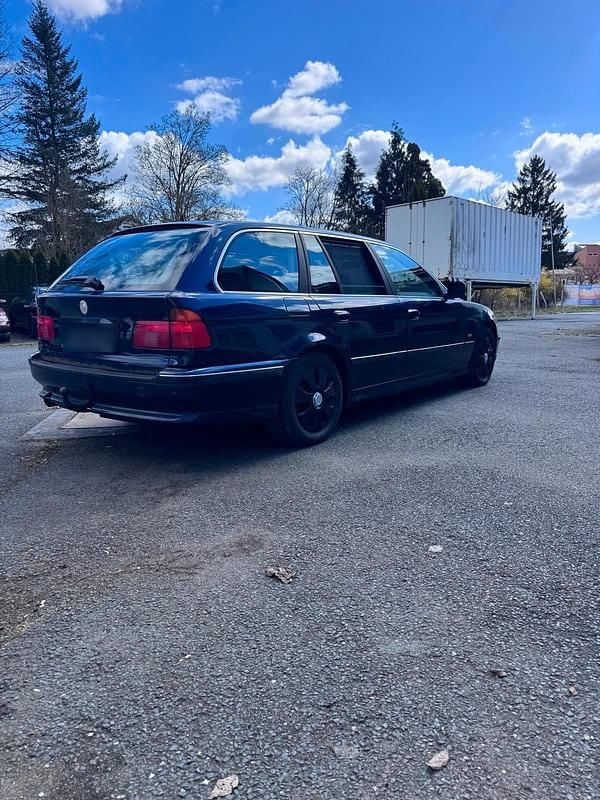 Gebraucht BMW 528 193 PS (141 kW) 1998 Blau Kombi