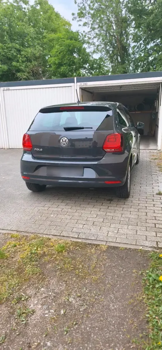 Gebraucht VW Polo 60 PS (44 kW) 2016 Grau Kleinwagen