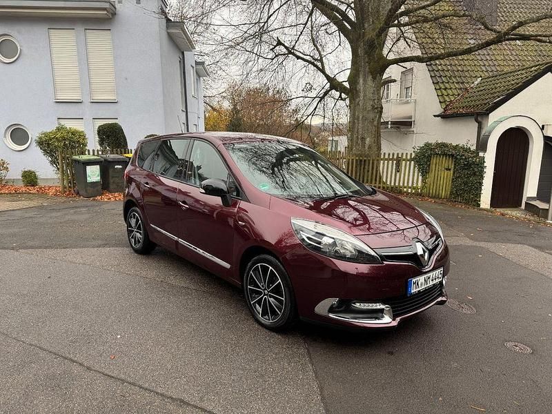 Rot Gebraucht 2012 Renault Grand Scénic III Bose Edition Van / Kleinbus | 7.999 € (Teuer) - Bild 1/4