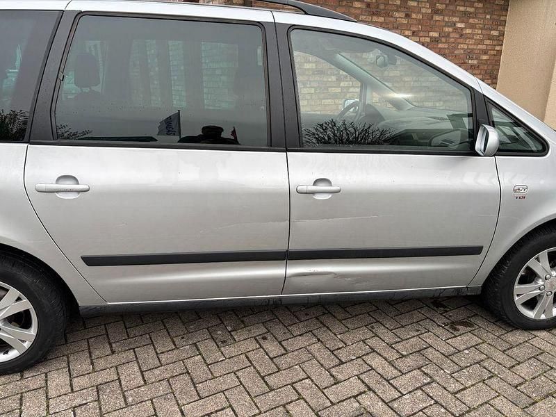 Gebraucht Seat Alhambra Vigo 140 PS (102 kW) 2009 Silber Van / Kleinbus