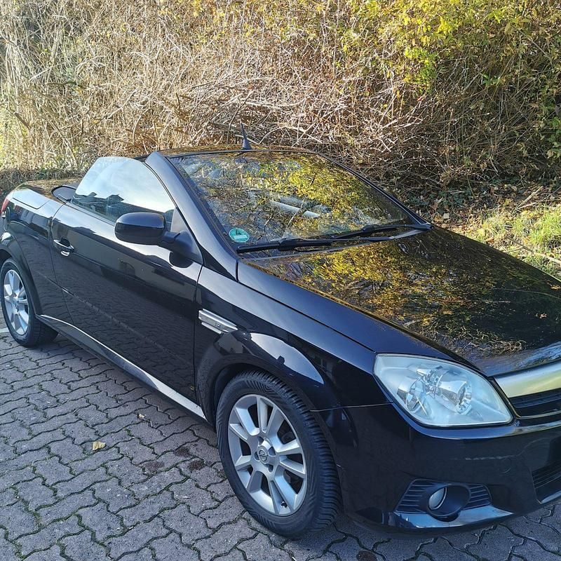 Schwarz Gebraucht 2006 Opel Tigra Cabrio | 2.200 € (Fairer Preis) - Bild 1/4