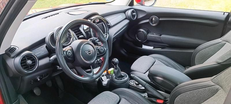 Gebraucht Mini Cooper 136 PS (100 kW) 2019 Rot Kleinwagen