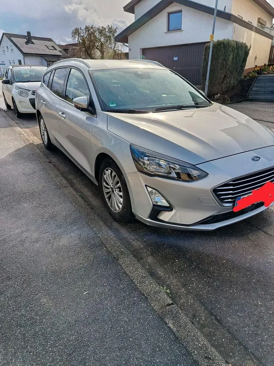 Gebraucht Ford Focus Titanium 125 PS (91 kW) 2020 Silber Kombi