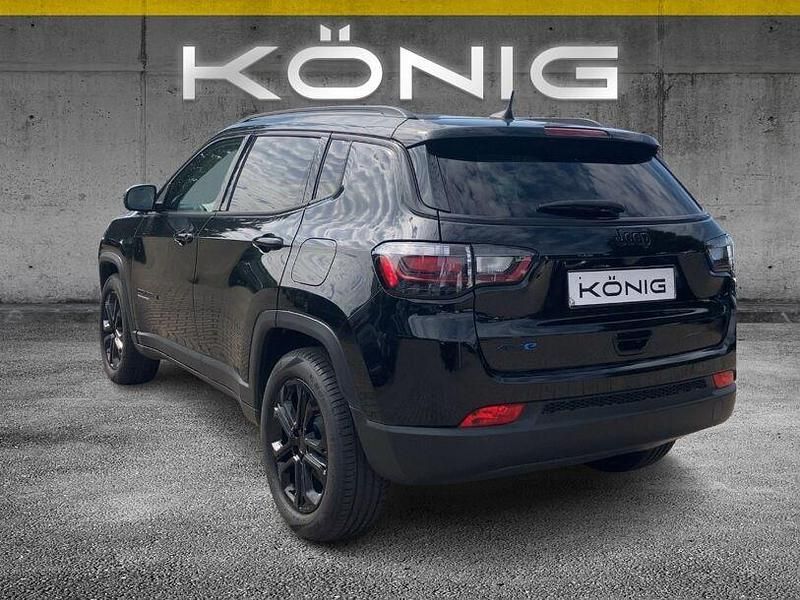 Käytetty Jeep Compass 239 HP (175 kW) 2022 Musta Katumaasturi