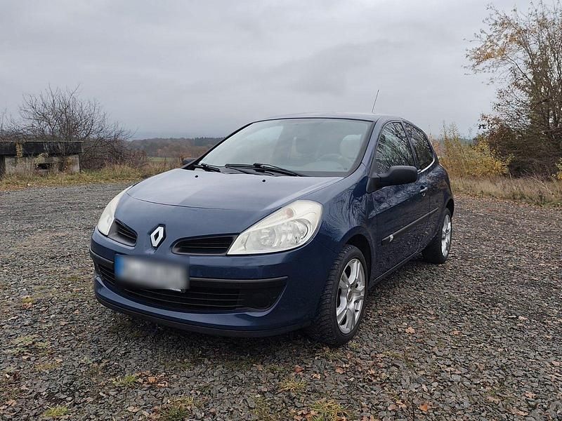 Blau Gebraucht 2009 Renault Clio II Authentique Kleinwagen | 1.400 € (Guter Preis) - Bild 1/4