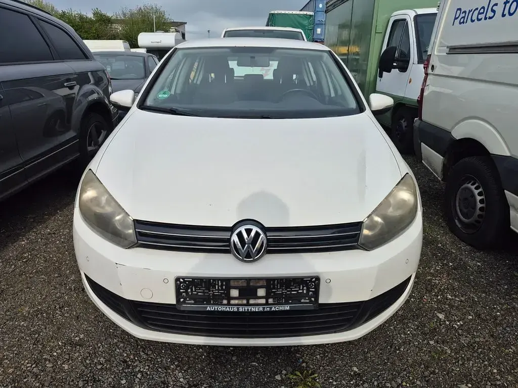 Gebraucht VW Golf VI Comfortline 122 PS (89 kW) 2011 Candyweiß Kleinwagen