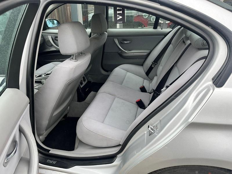 Gebraucht BMW 320 150 PS (110 kW) 2006 Silber Limousine