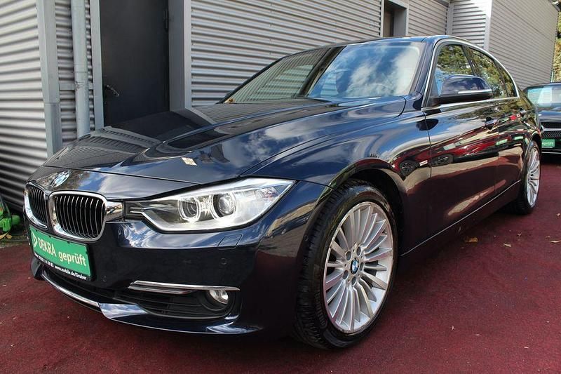 Blau Gebraucht 2012 BMW 328 Luxury Line Limousine | 16.982 € (Guter Preis) - Bild 1/4