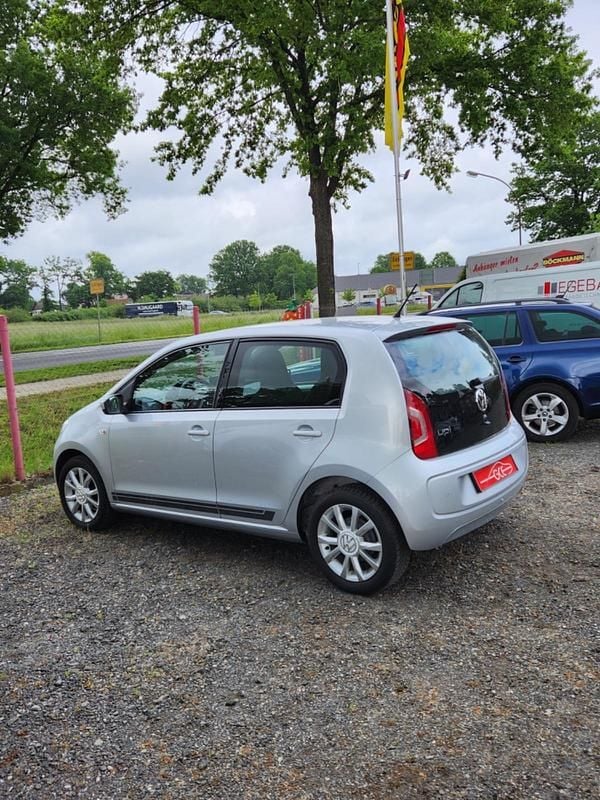 Silber Gebraucht 2015 VW up! Kleinwagen | 8.799 € (Teuer) - Bild 1/2