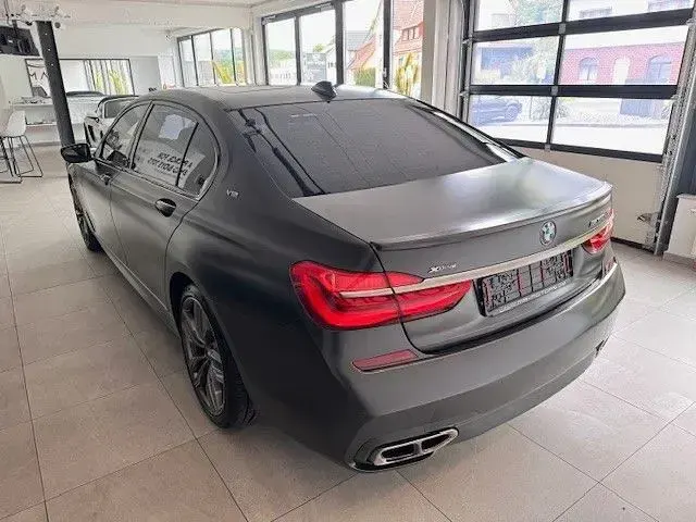 Gebraucht BMW M760 Performance 609 PS (447 kW) 2017 Grau Limousine
