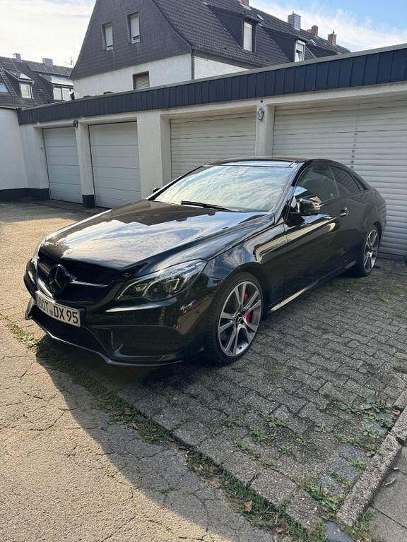 Schwarz Gebraucht 2015 Mercedes E500 Coupé | 30.500 € (Fairer Preis) - Bild 1/4