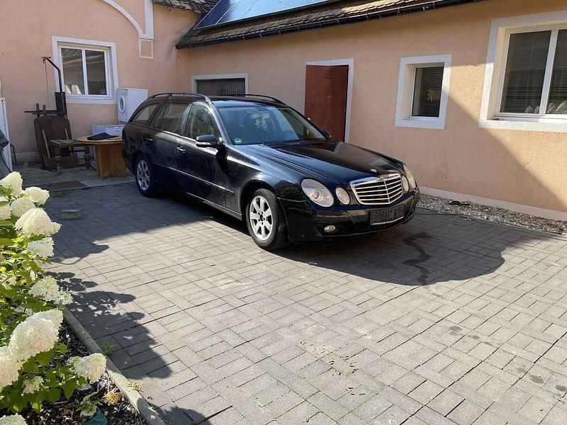 Schwarz Gebraucht 2009 Mercedes E220 Kombi | 4.000 € (Superpreis) - Bild 1/4