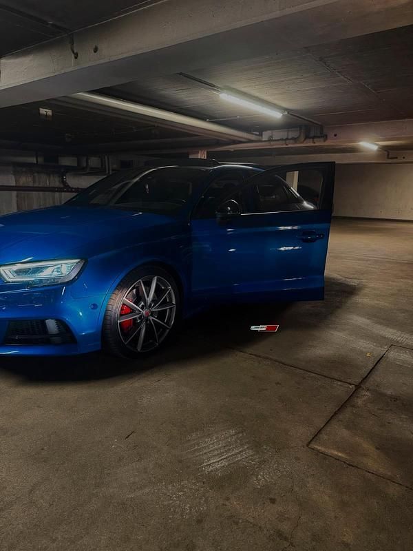 Gebraucht Audi S3 Ambiente 310 PS (228 kW) 2018 Blau Limousine
