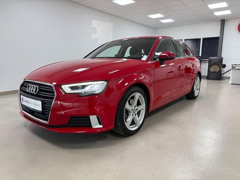 Gebraucht Audi A3 Sport 150 PS (110 kW) 2018 Tangorot metallic Limousine