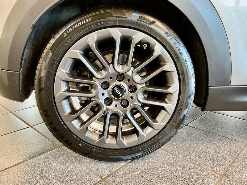 Gebraucht Mini Cooper Classic 156 PS (114 kW) 2024 Silber Kleinwagen