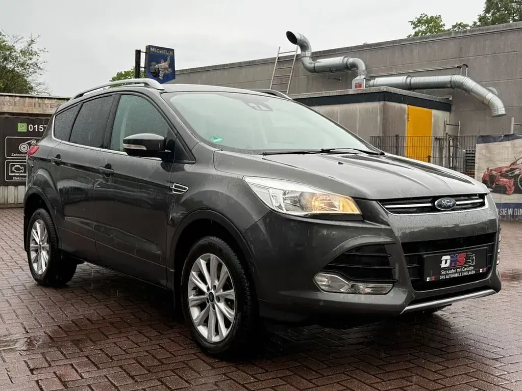Gebraucht Ford Kuga Titanium 150 PS (110 kW) 2015 Grau SUV