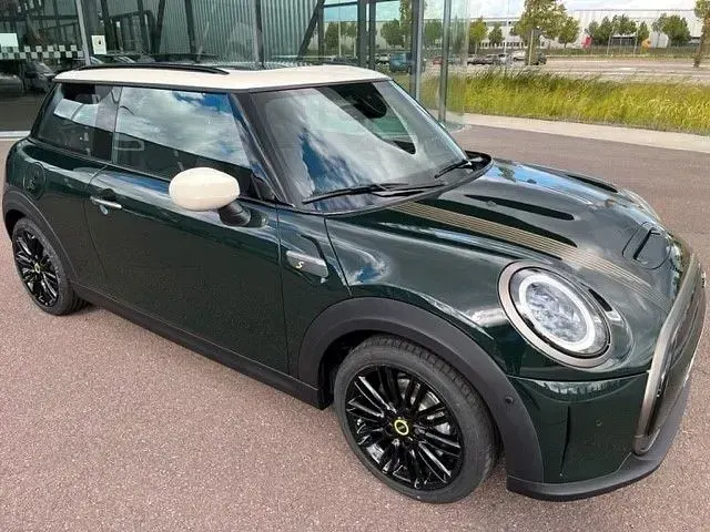 Gebraucht Mini Cooper SE Resolute Edition 135 kW (184 PS) 2023 Grün Kleinwagen