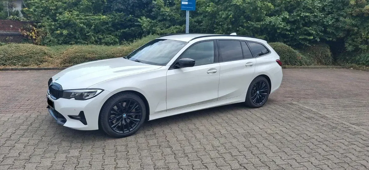 Gebraucht BMW 330 Sport Line 258 PS (189 kW) 2019 Weiß Kombi